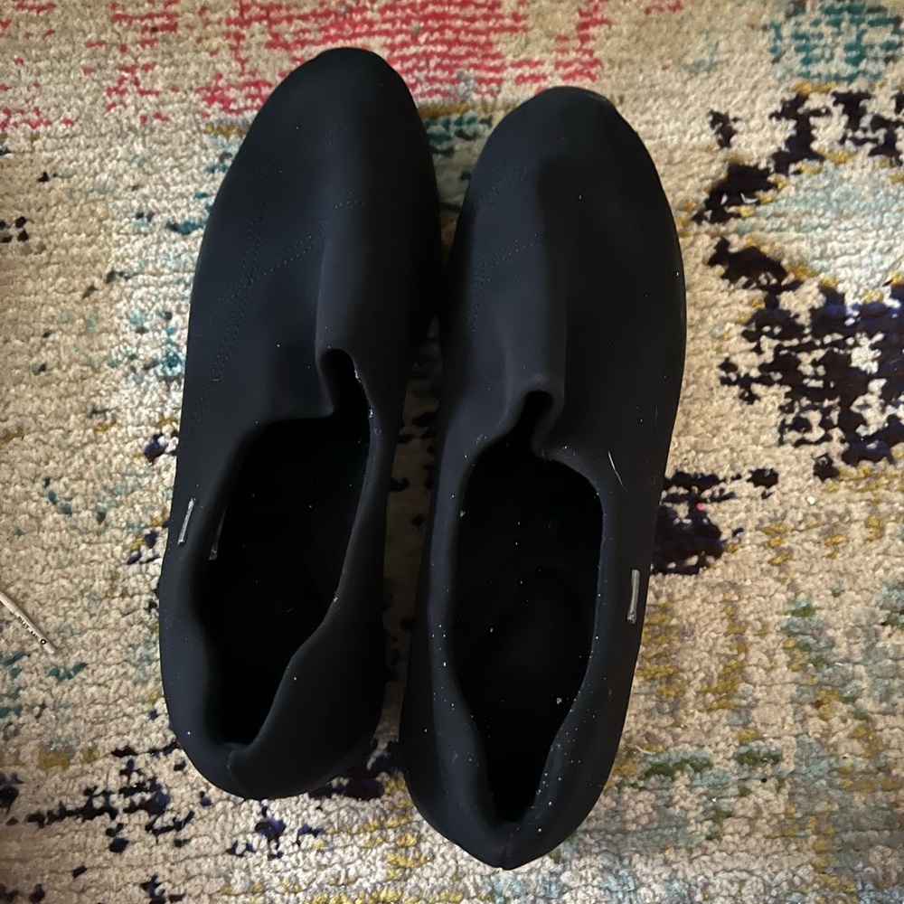 NWOT GORE-TEX men’s  Black Slip-On Water-Resistant Loafers